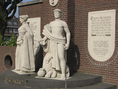 905527 Afbeelding van de beeldengroep op het Monument voor Zuilense Gevallenen, ter nagedachtenis aan de slachtoffers ...